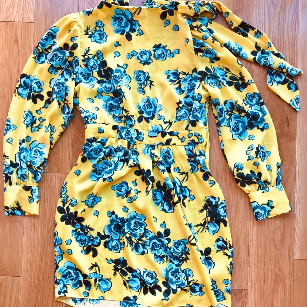 NWT Zara Yellow Floral Dress with tie neck